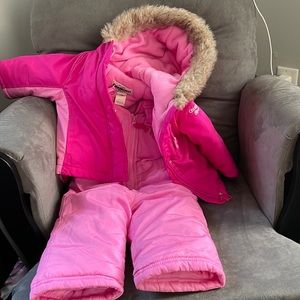 Oshkosh bgosh snow suit, size 12 months, pink